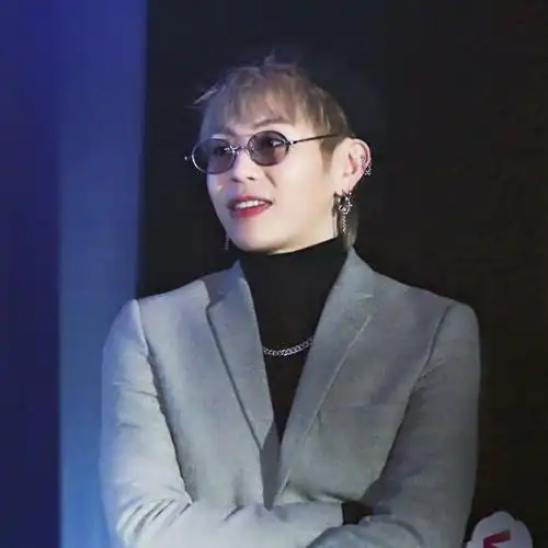 杨文昊低调的你耀眼的让我挪不开眼