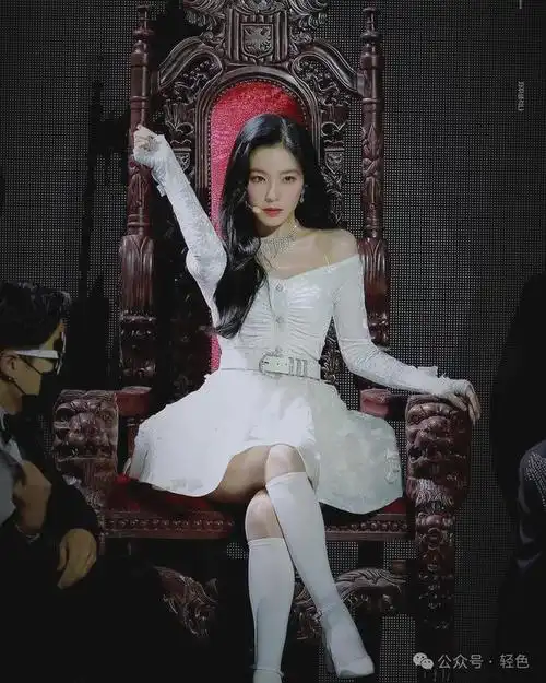 黑丝大长腿,裴珠泫真的在发光