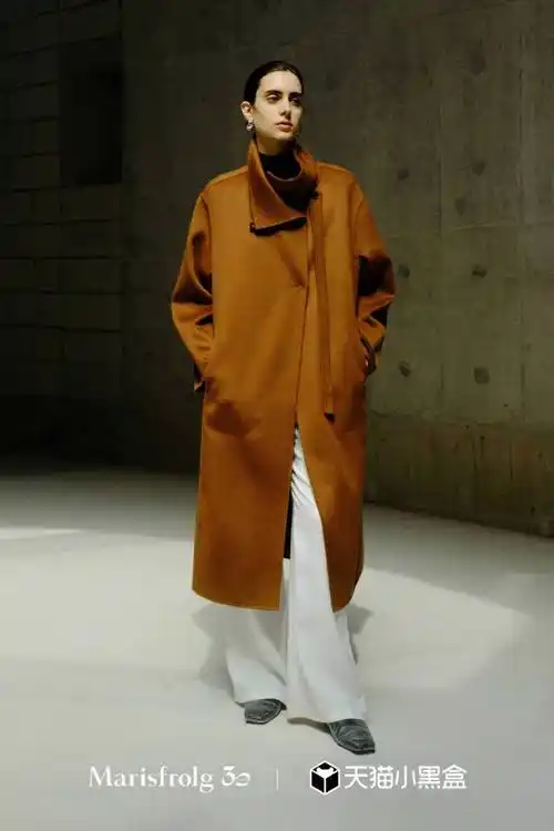 marisfrolg三十周年##天猫小黑盒##艺术时装大衣##天猫小黑盒