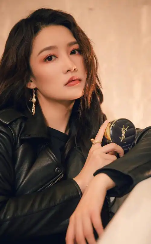 1990年9月27日出生于江苏省苏州市昆山市巴城镇,中国内地影视女演员