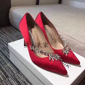 mb红色婚鞋