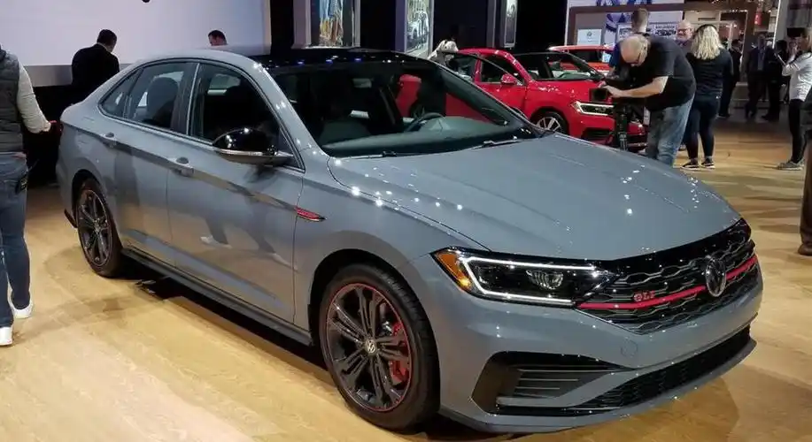 全新大众速腾gli来了,比思域帅气十倍,搭载2.0t动力!