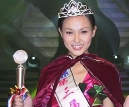 1983年,唐嫣出生在上海黄浦区,小时候的唐嫣过的很幸福,因为优越的