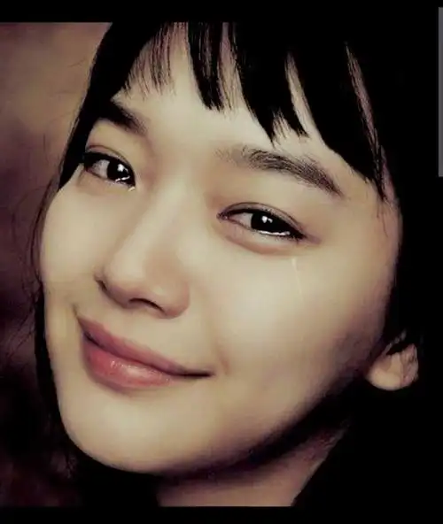 ",小溪的眼泪像断了线的珠子,刷地就下来了,她觉得又委屈,又自责