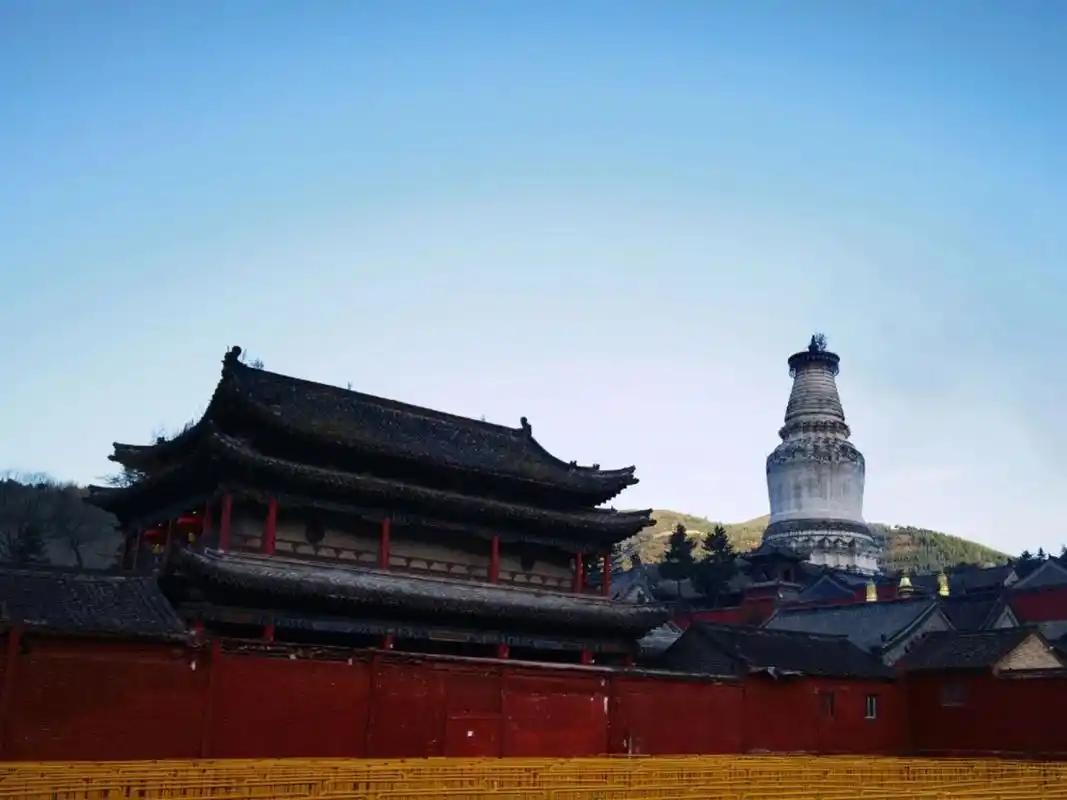 五台山的第二天94五爷庙黛螺顶菩萨顶 96五爷庙:一早六点出发去五