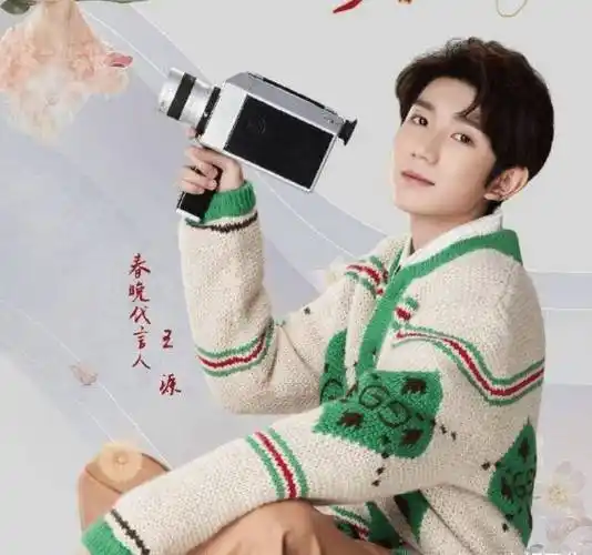 成为代言人,同时也是如此尽力,真的是活该他火的呢,就连小编都是喜欢