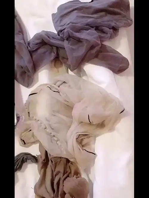 好多臭袜袜都还没有洗袜子黑色丝袜美女_38