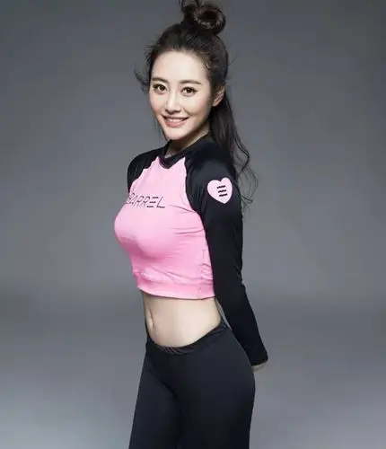 李纯生活照李纯全身身材图片