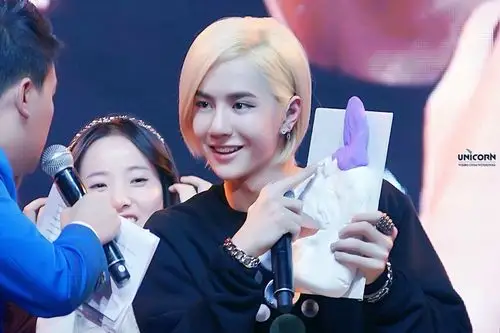 王一博～笑起来太可爱了