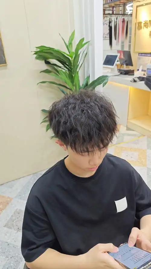 男生烫发 束状纹理烫