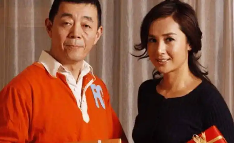 2003年,蒋雯丽抱着一岁的儿子冲到片场,当众打了张静初一耳光_顾长卫