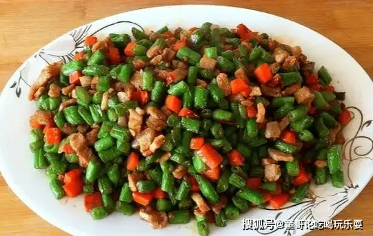 肉沫豆角是一道美味可口,简单易学的家常菜,适合家庭日常食用