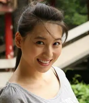 从乖乖女"夏雪"到时尚美女,在停车场遭"打"的宁丹琳,今怎样了_杨紫