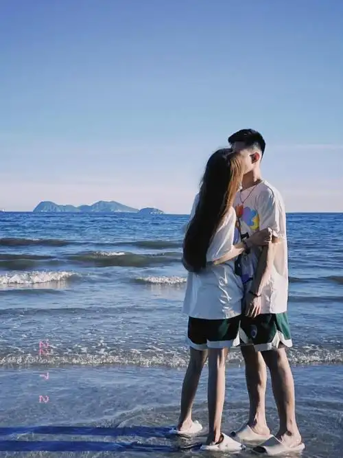 海边情侣拍照姿势
