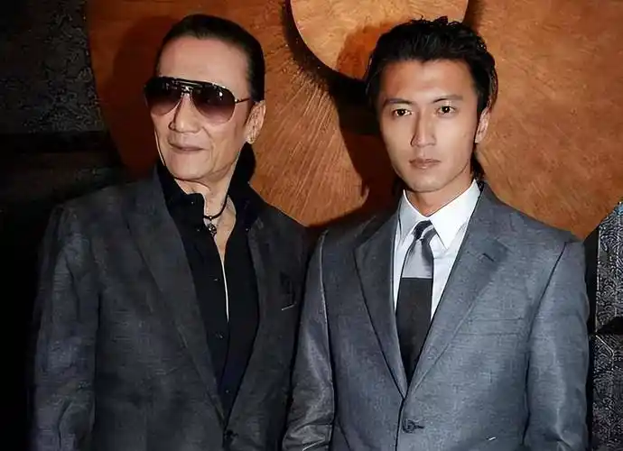 "四哥"谢贤:与李小龙合照站c位,成龙说他是传奇,一生潇洒!