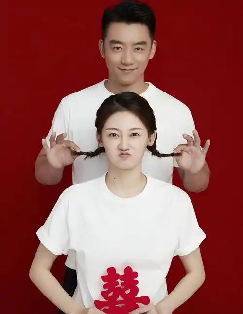 不知道为什么,郑恺在所有人心目中都是个"花花公子",后来他和苗苗结婚