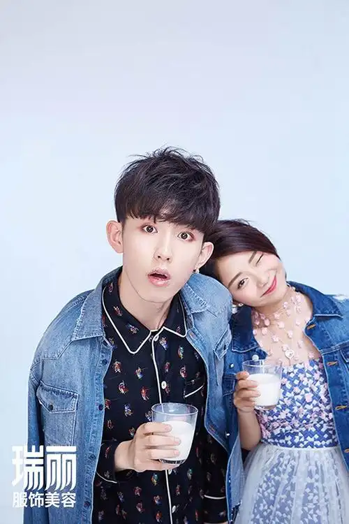 郭俊辰谭松韵情人节大片曝光 示范甜蜜日常