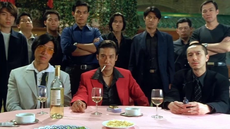 梁家辉最嚣张霸气的黑社会老大形象连乌鸦张耀扬甘当他的小弟