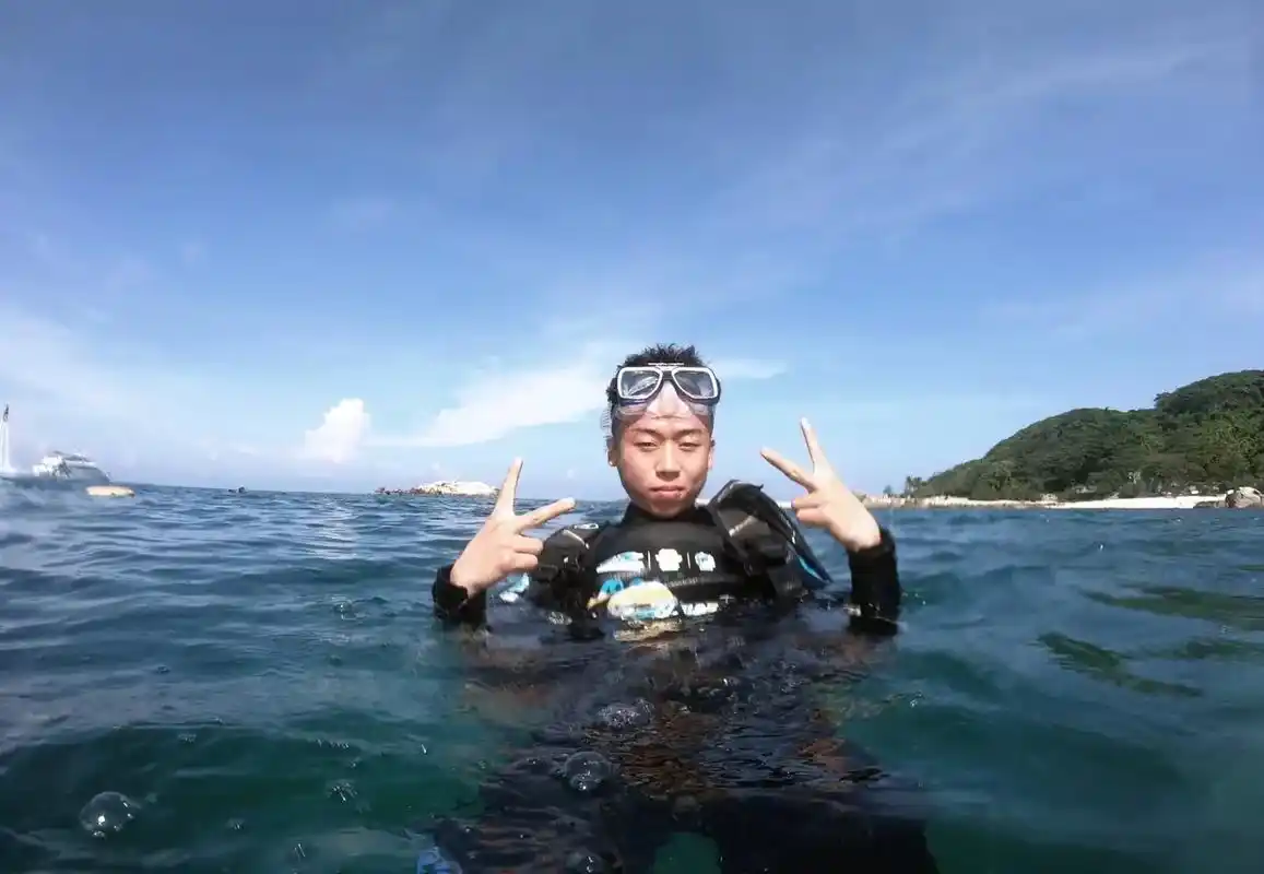 补一组三亚潜水的照片甚是怀念夏天