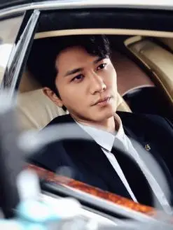 封潇声/申世杰(彭冠英饰演)