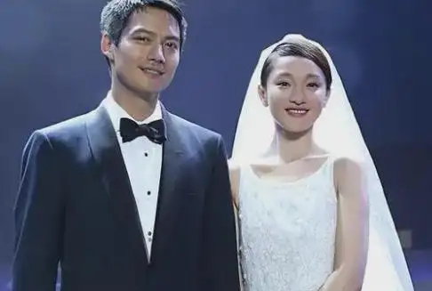 金晨金晨近来频频登上热搜,原因在于她身材苗条,目光炯炯,令人过目