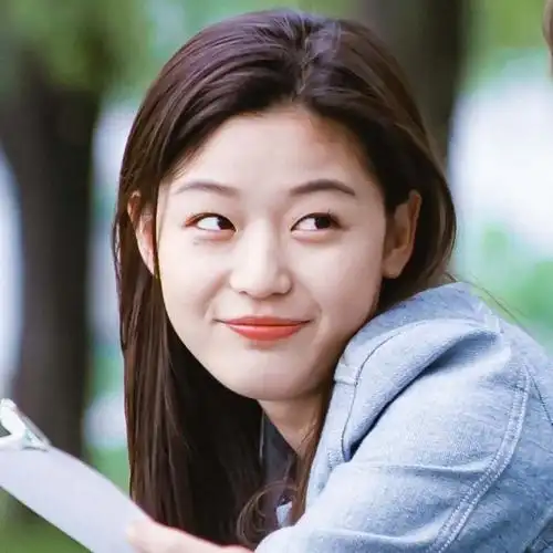 总裁夫人全智贤20岁一夜爆红结婚生子后事业爱情两不误