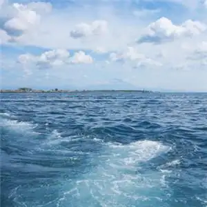 湛蓝的大海风景头像图片给人一种舒服的感觉