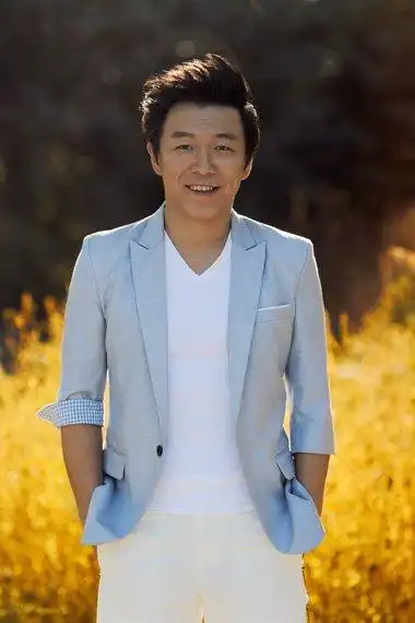 好男人黄渤的潮流帅气发型 自信满满的新颖短发打造