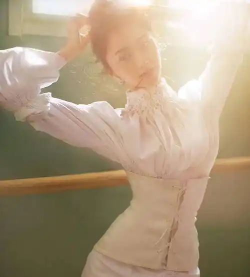 景甜的芭蕾舞造型太美了,柔若无骨体轻如燕,仿佛看到美女赵飞燕_气质