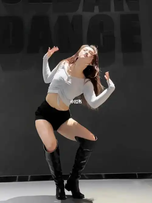 jenniesolo慵懒又高级的舞蹈氛围真的很爱