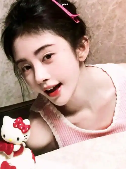 鞠婧祎初恋丸子头