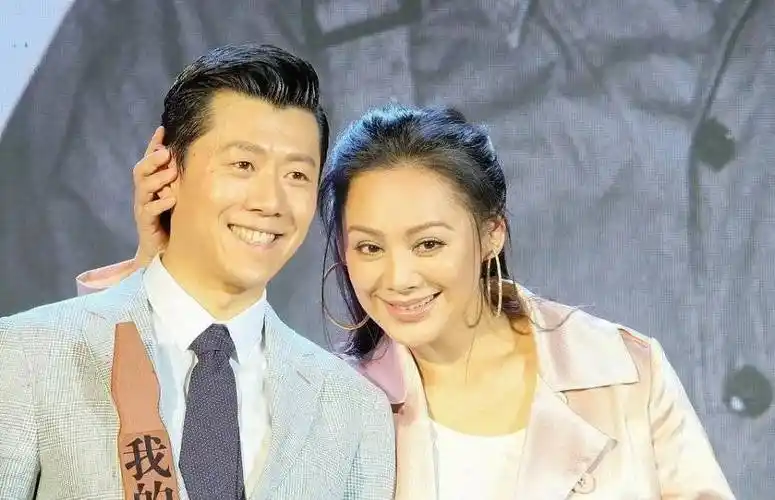 姜文在选角时,23岁的宁静前去试镜,因为面试的女孩太多,姜文一时拿不