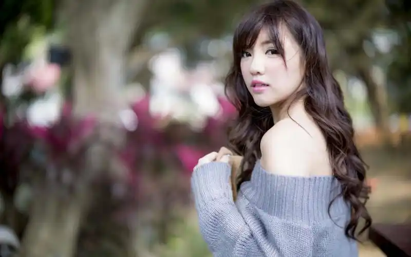 美女生活照写真壁纸-美女壁纸-高清美女图片-第8图-娟娟壁纸