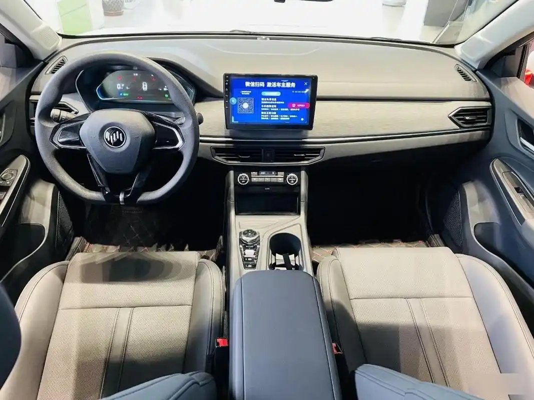 威马新能源e5 续航里程505km 轴距2810mm  网约车首选车型 享免息政策