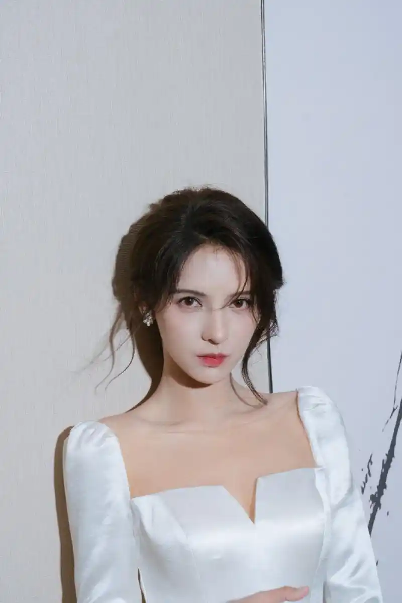 张予曦高清壁纸头像(三十四)[期待]