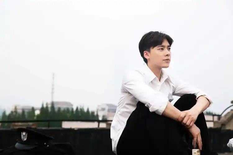 隐秘而伟大入选广电2020中国电视剧选集李易峰国民度稳步攀升