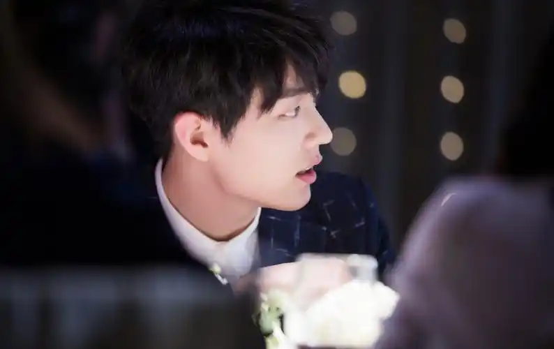 x玖少年团肖战帅气写真,高清图片-壁纸族