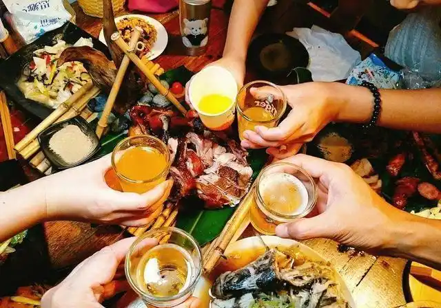 喝酒划拳说的"五魁首八匹马",到底是何含义?专家:没啥人知道