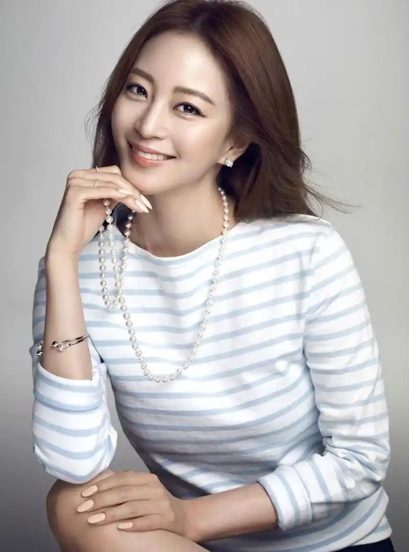 精美图集|韩艺瑟,五官精致的女艺人