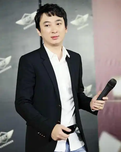 王思聪社交账号被封因迷之发言引争议曾与女网红互撕