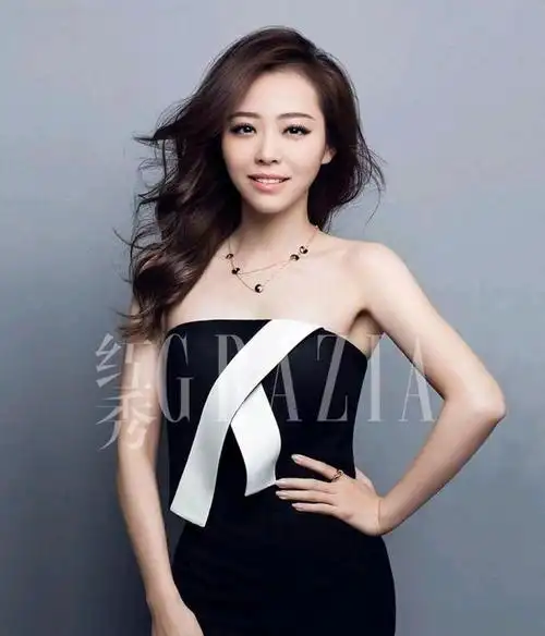 2005年超女诞生,相信大家对张靓颖这个名字并不陌生吧!