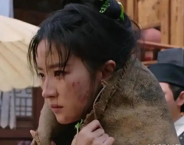 身材"跟不上"脸的7位女星:个个肤白貌美,身材却"一言难尽"