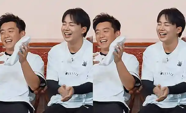 baby摔倒在地,蔡徐坤立马搀扶,谁注意到了阚清子的表情:太真实_时候