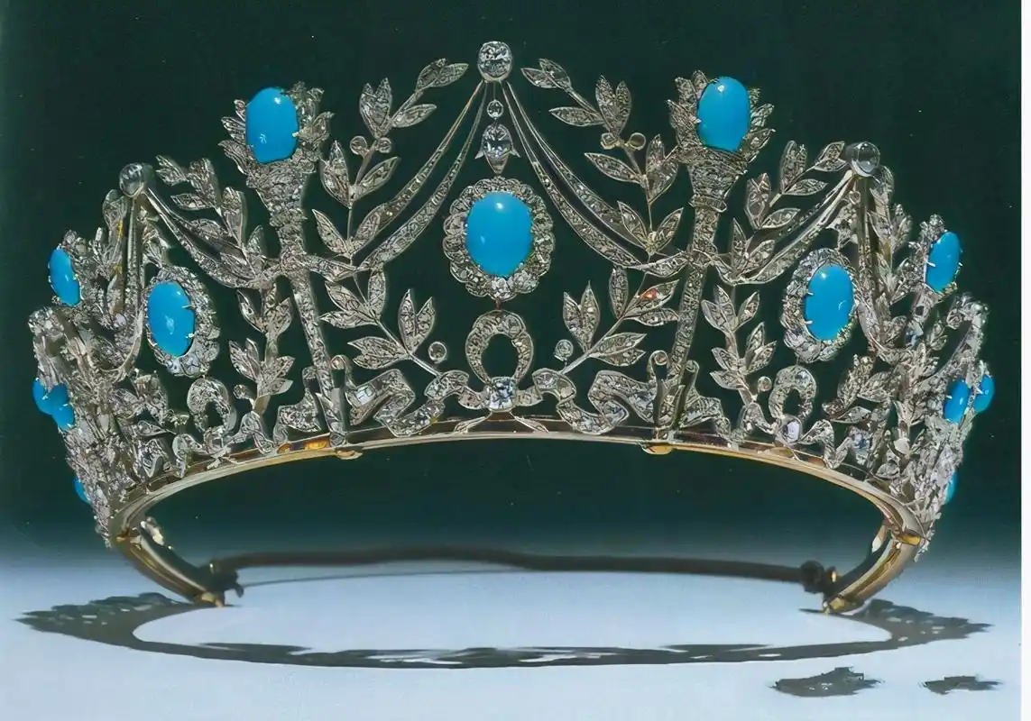 欧洲王室王冠奢华高贵,日本皇室王冠几乎一个样,高仿上不了台面-时尚-