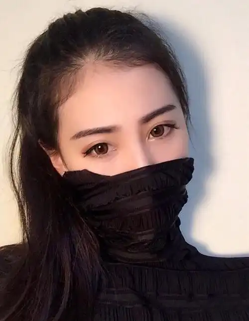 蒙面女孩