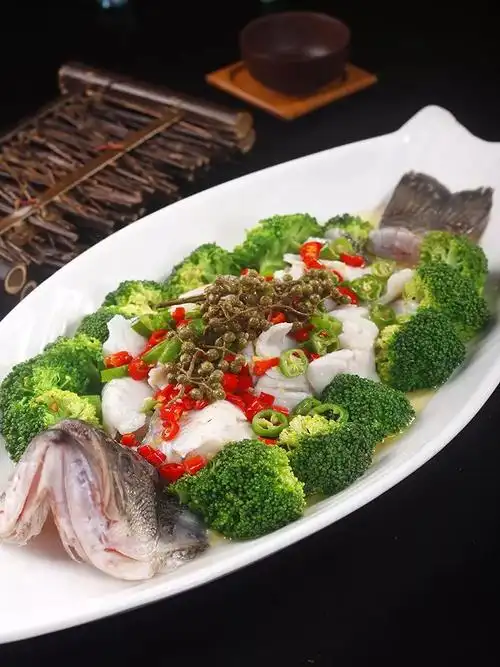 冰抓金屋藏娇家常豆腐民族大盘鸡薄饼羊肉爆炒牛娃肉经典热菜