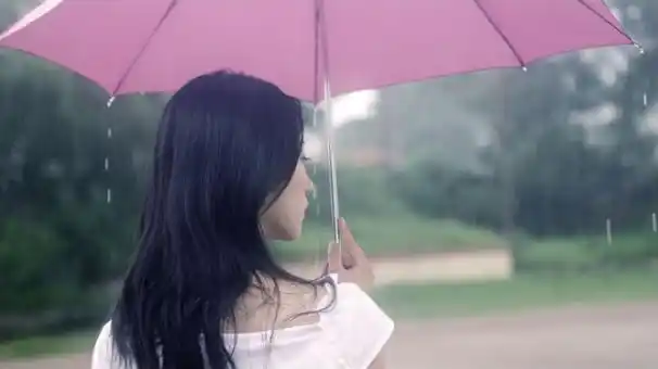 背影图片 > 正文上一幅(组)背影图片:青春女孩的背影,那些青春岁月