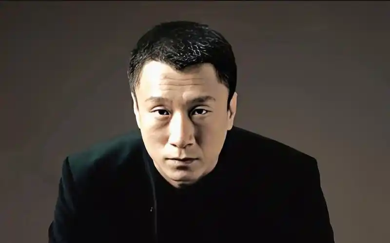 20年前孙红雷演《征服》,靠一把西瓜刀爆红,而导演却只挣了30万