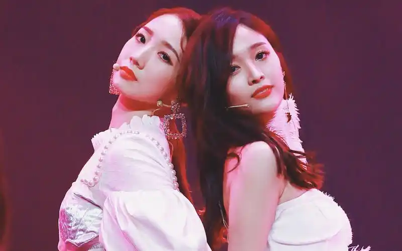 美宣孟美岐吴宣仪双人同框直拍合集