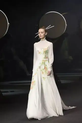 惊梦大秀烽烟四起盖娅演绎仙境造梦